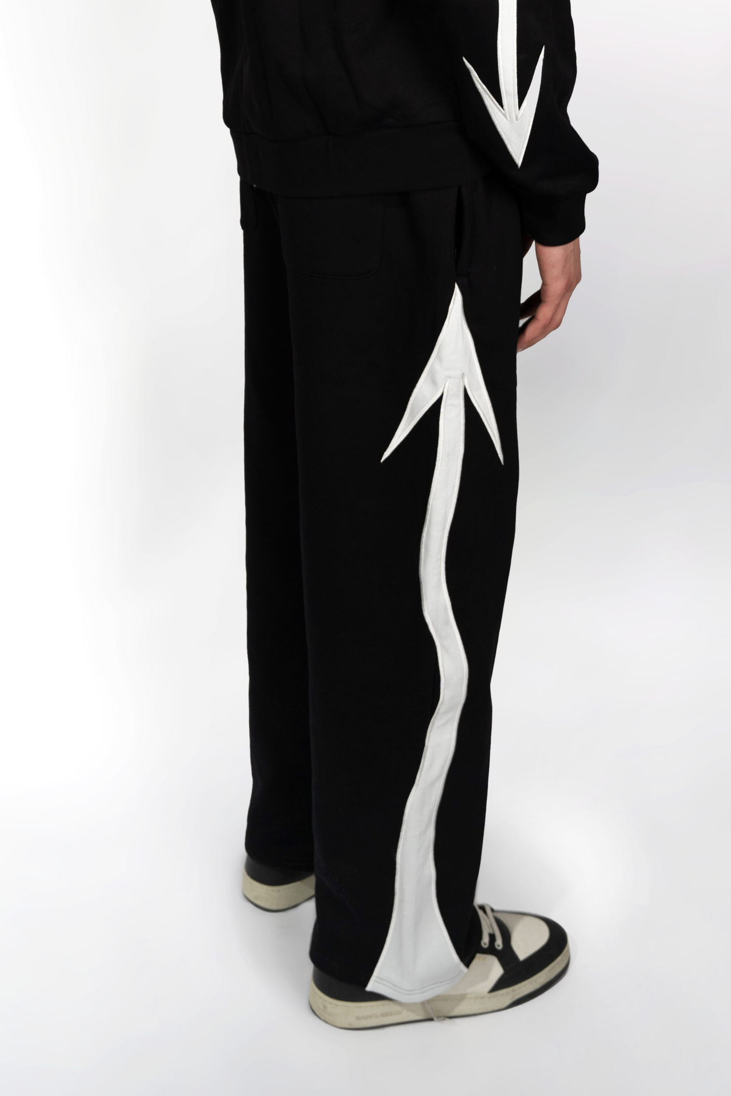Arrow Sweatpants - Black