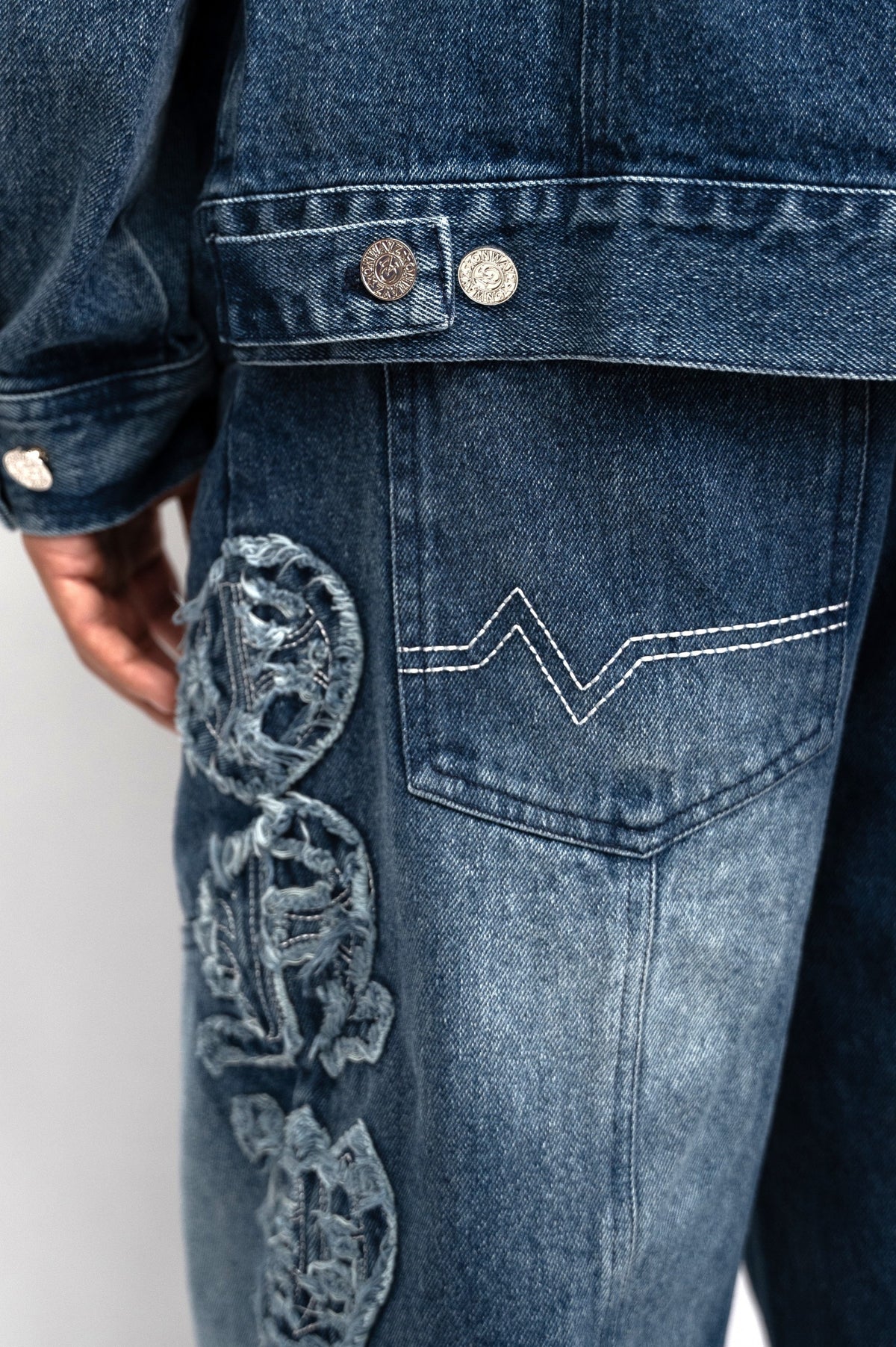 Classic Applique Denim Jeans - Blue