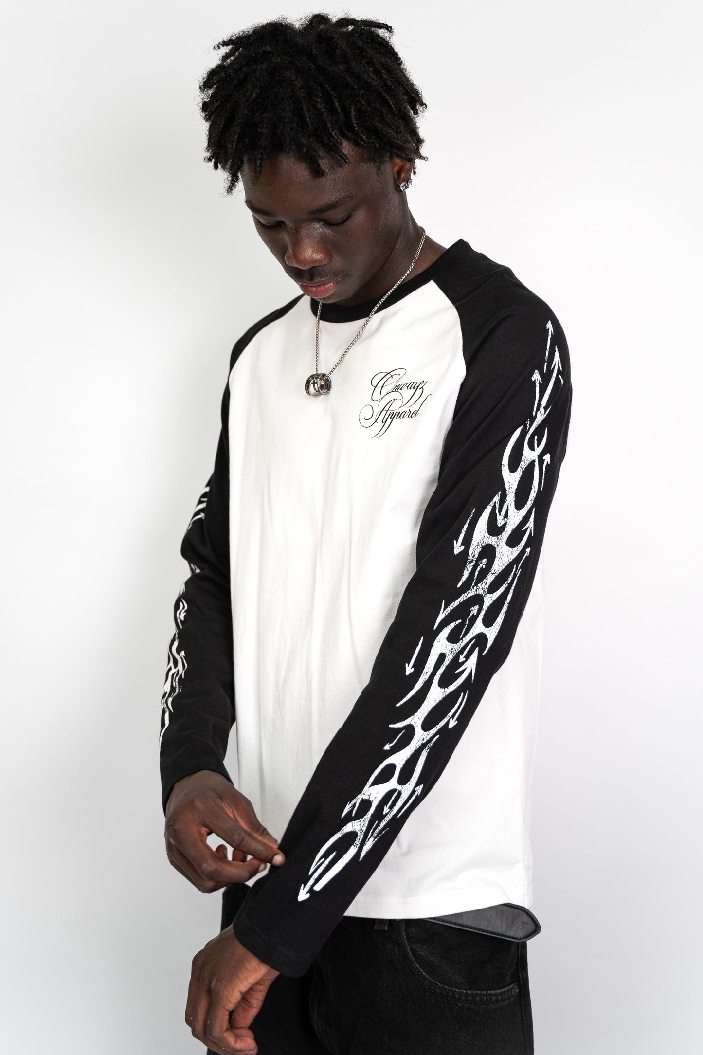 Arrow Long sleeve T Shirt - Black White