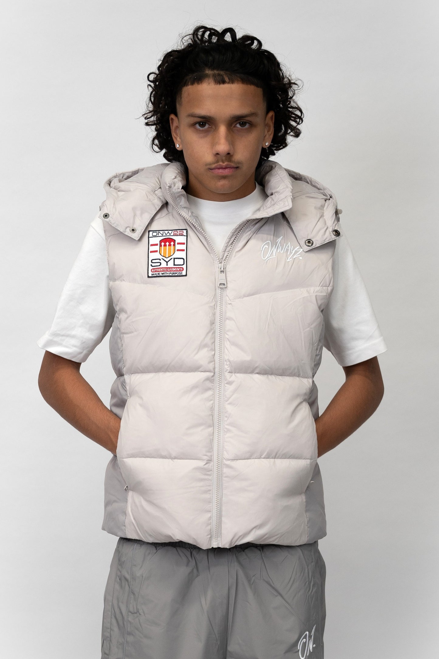 Badge Puffer Vest - Grey