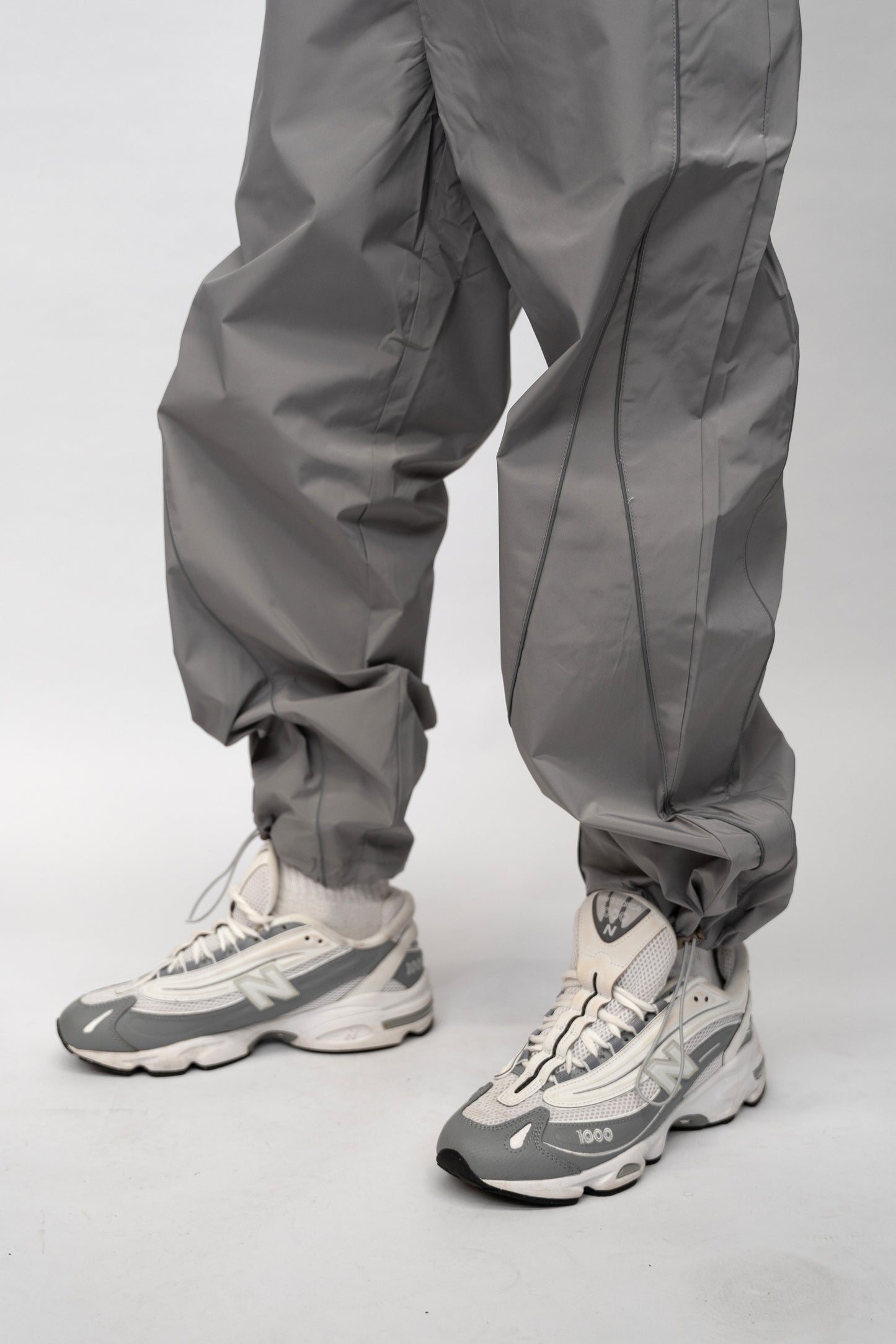 Arrow Windbreaker Pants - Grey