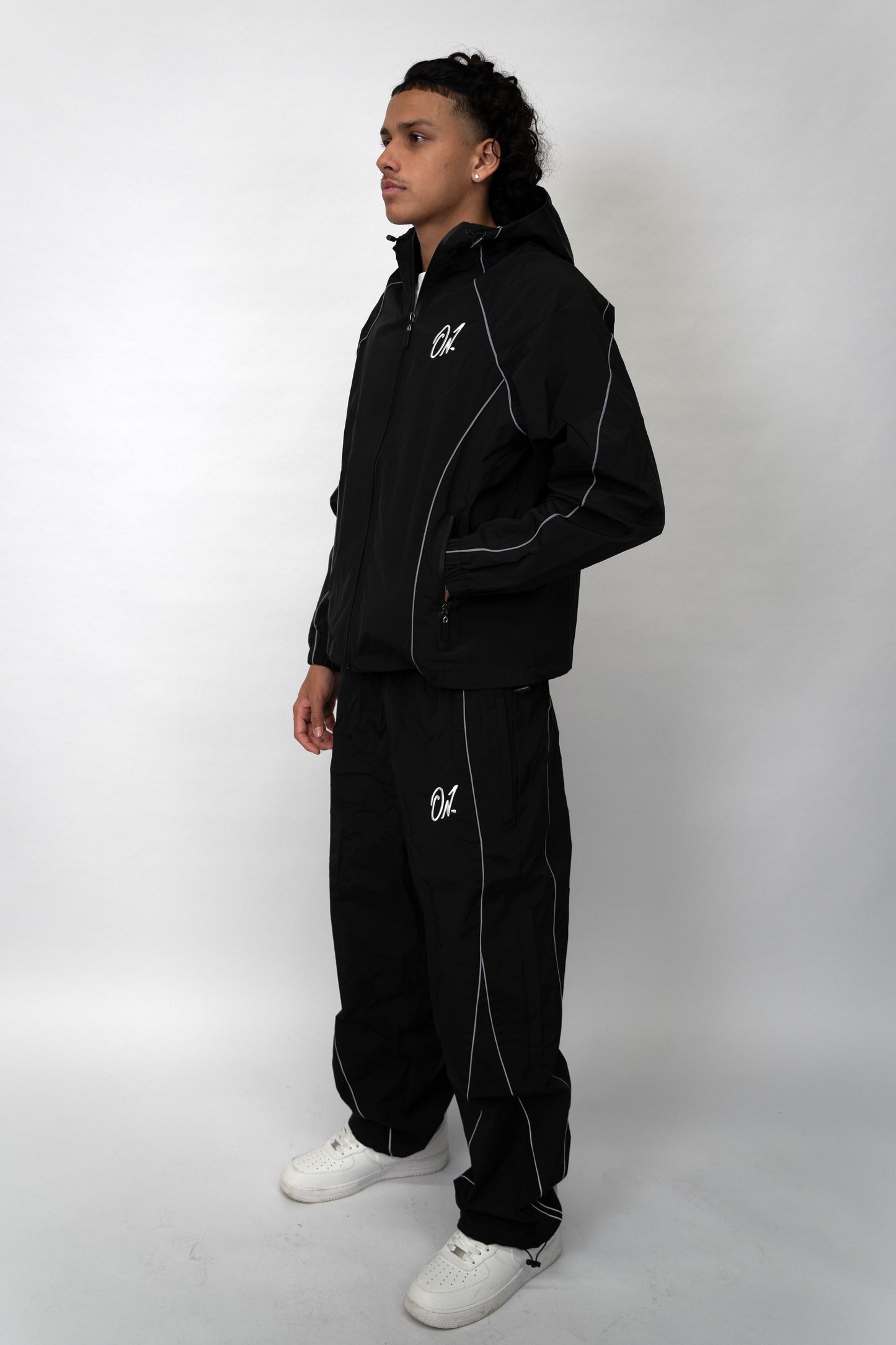 Arrow Windbreaker Jacket - Black