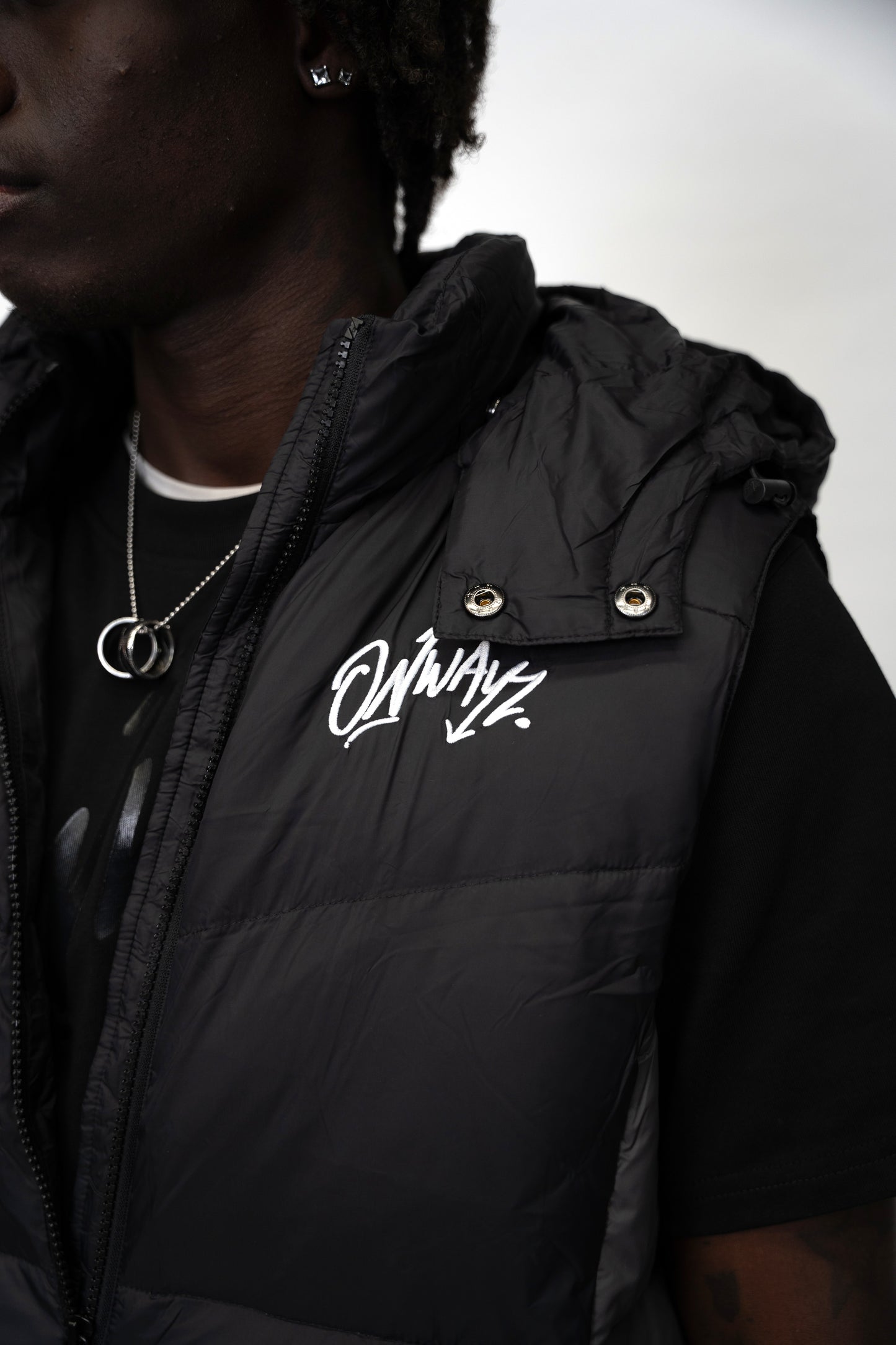 Badge Puffer Vest - Black