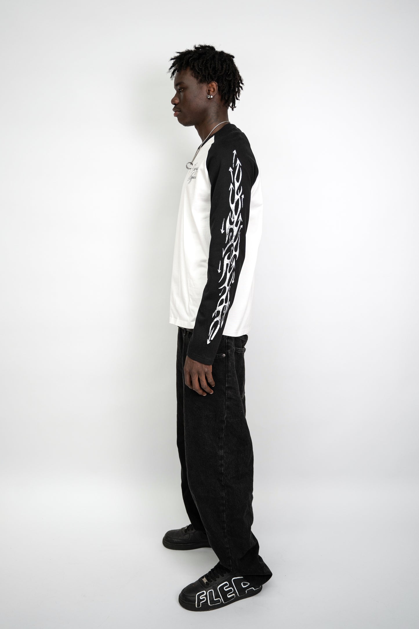 Arrow Long sleeve T Shirt - Black White