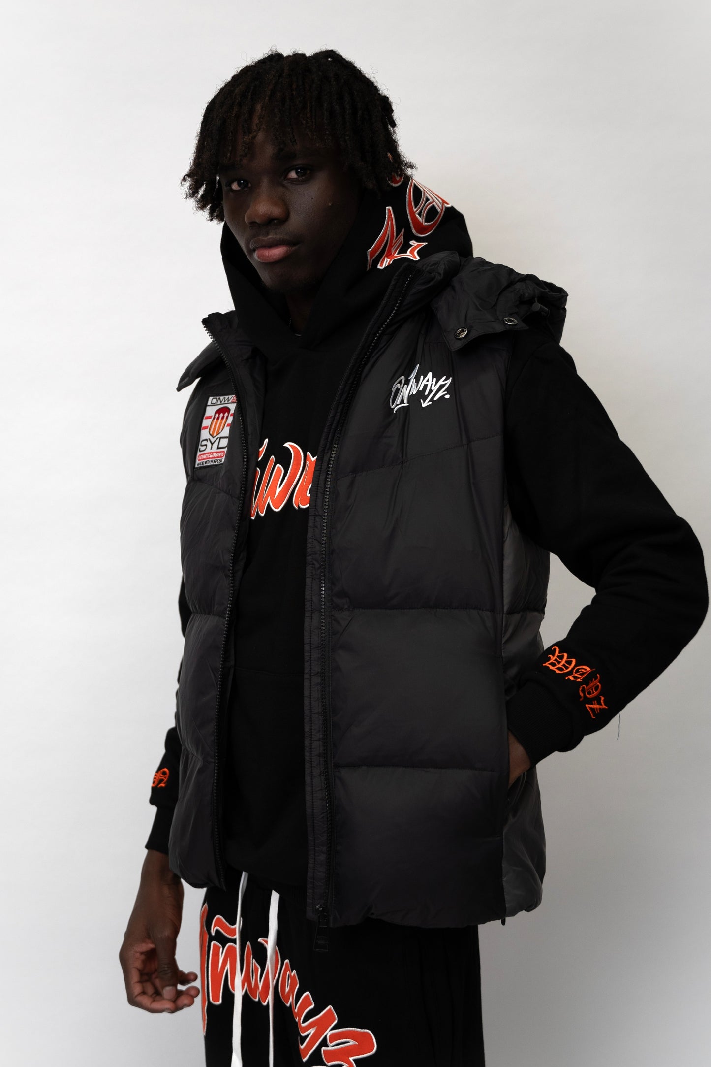 Badge Puffer Vest - Black