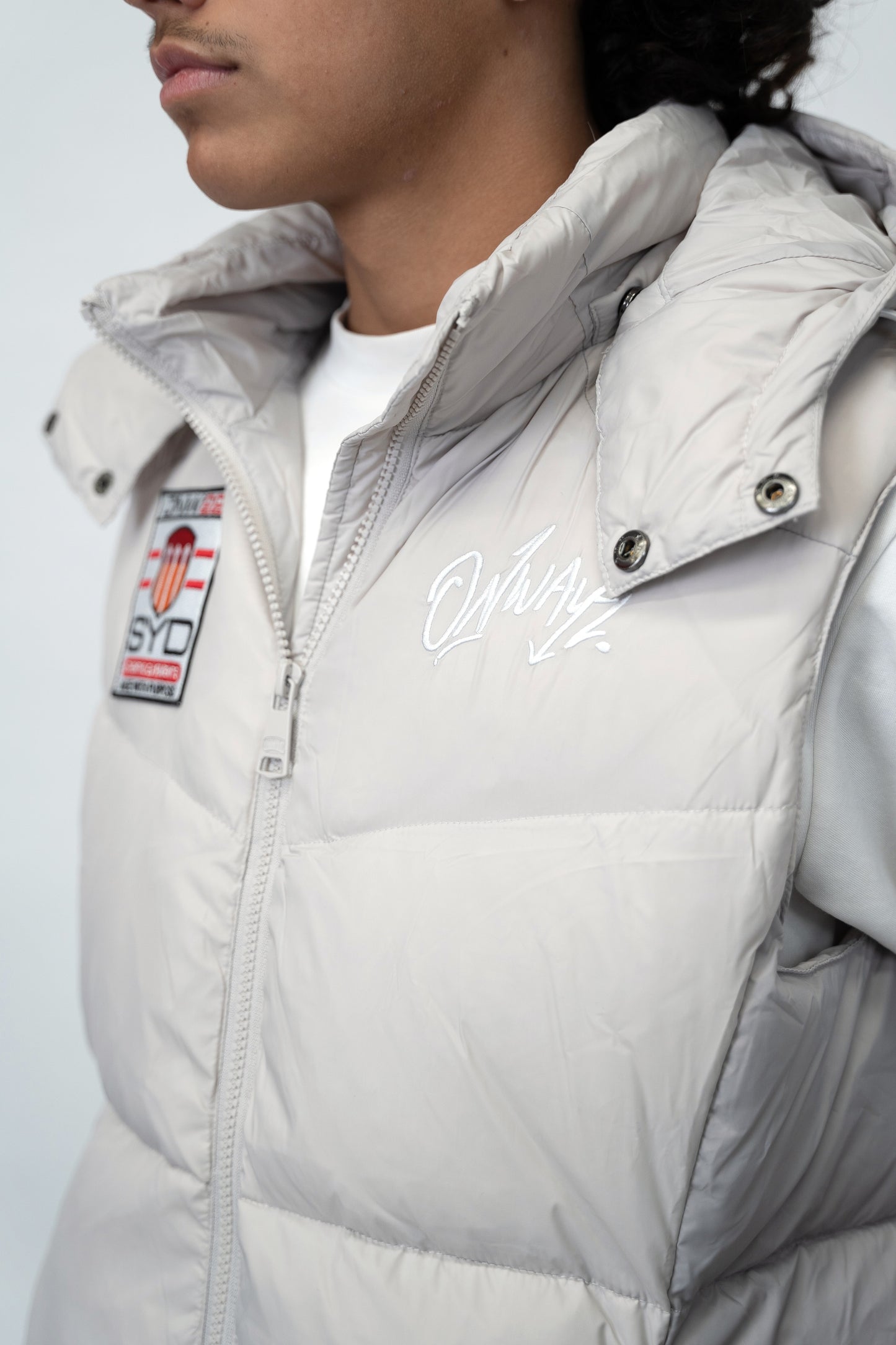 Badge Puffer Vest - Grey