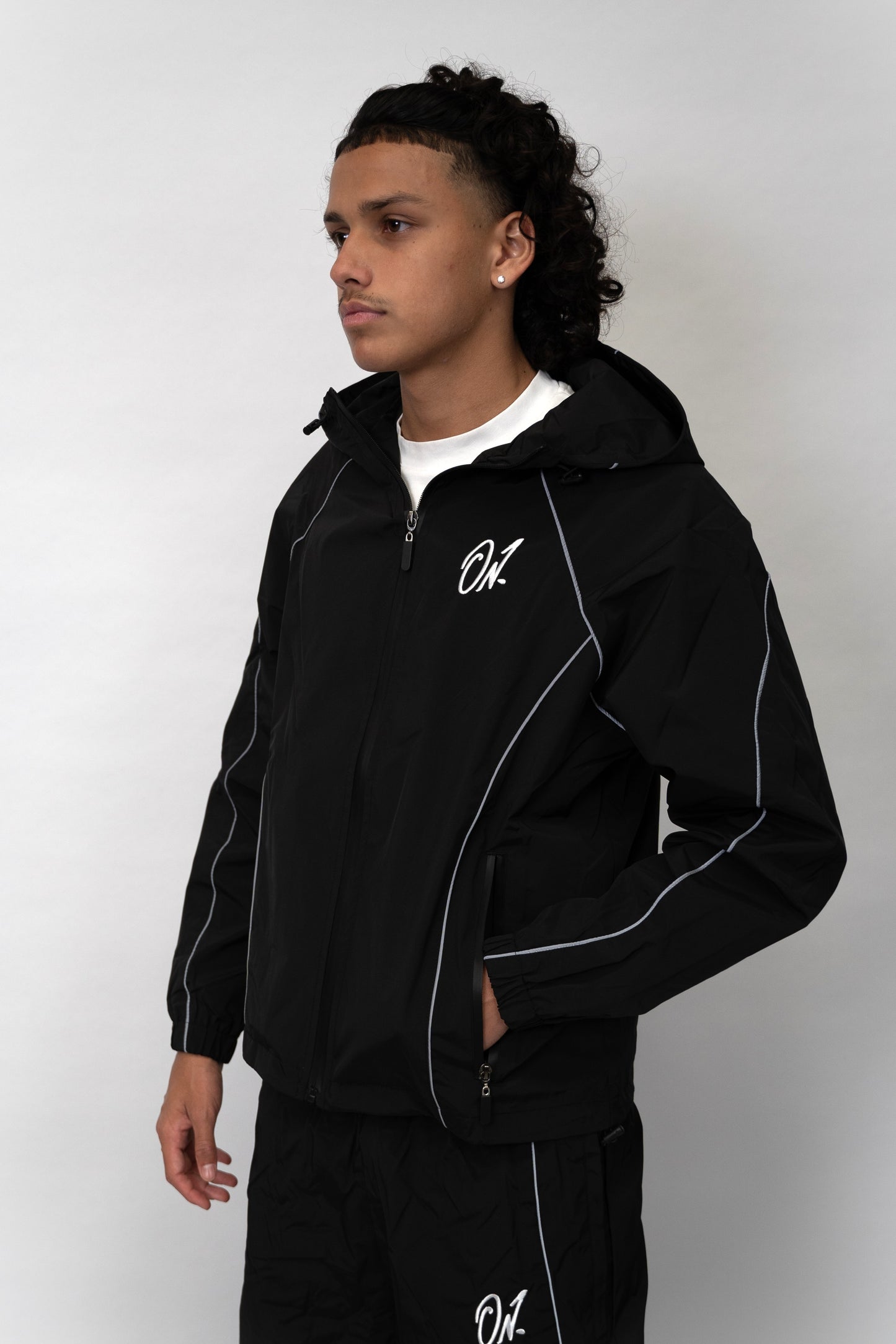Arrow Windbreaker Jacket - Black
