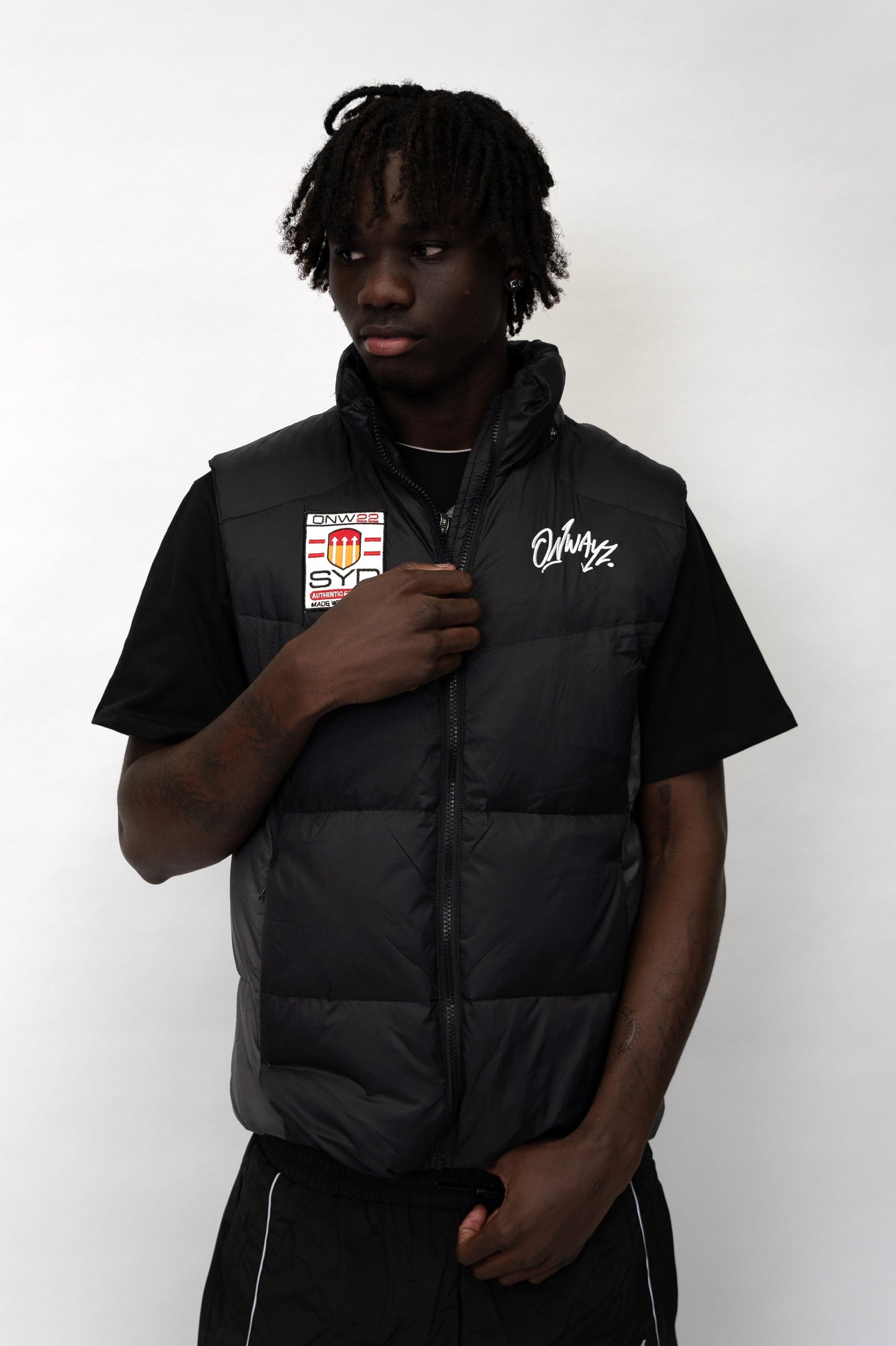 Badge Puffer Vest - Black