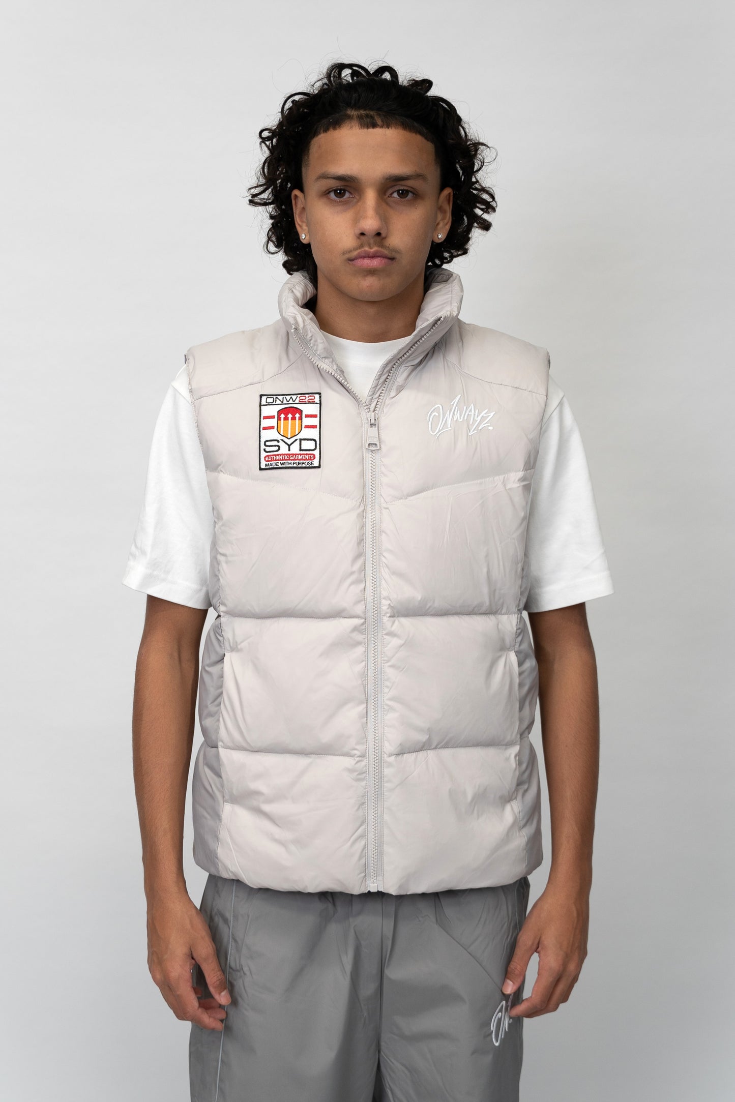Badge Puffer Vest - Grey