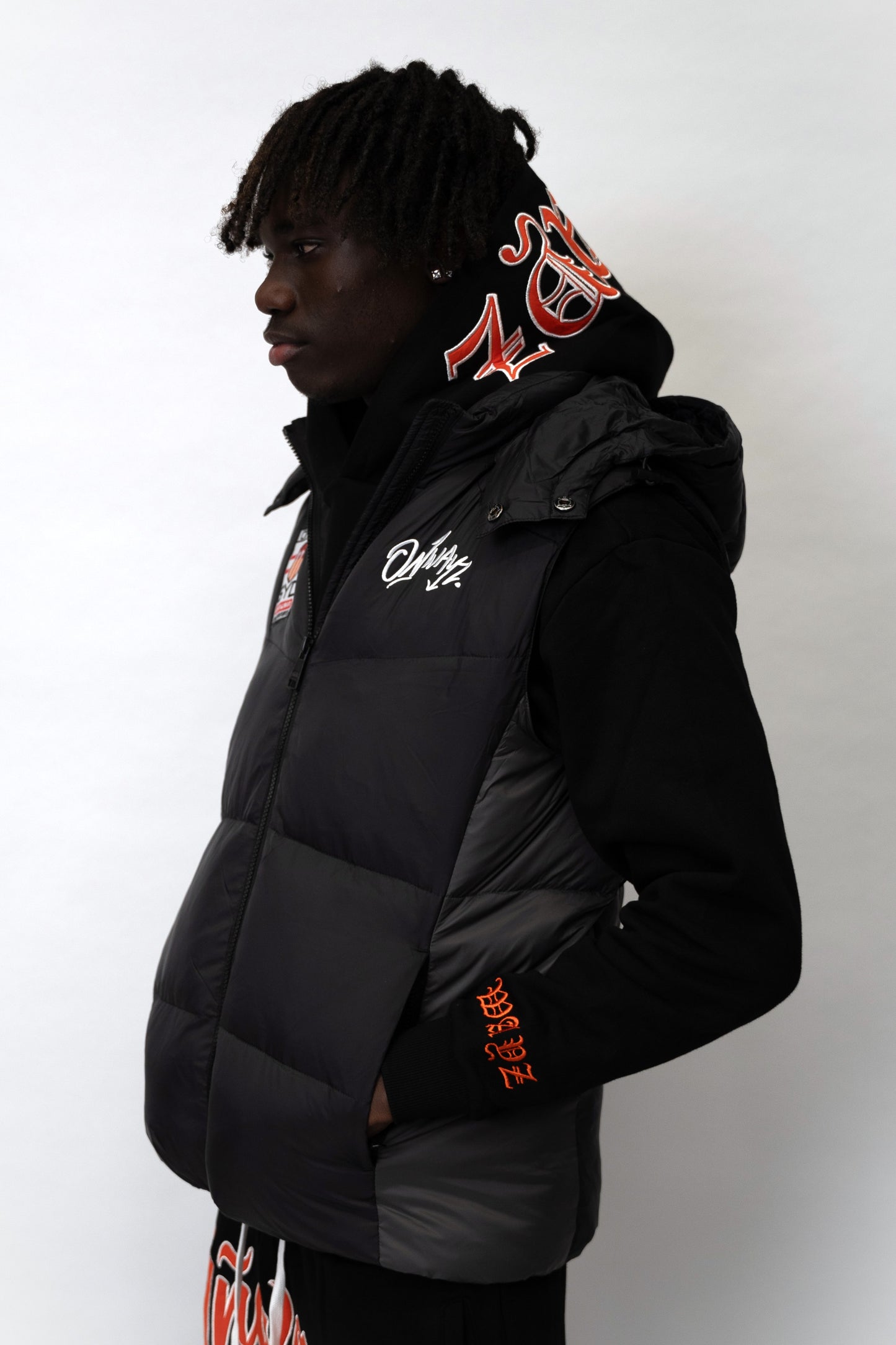 Badge Puffer Vest - Black