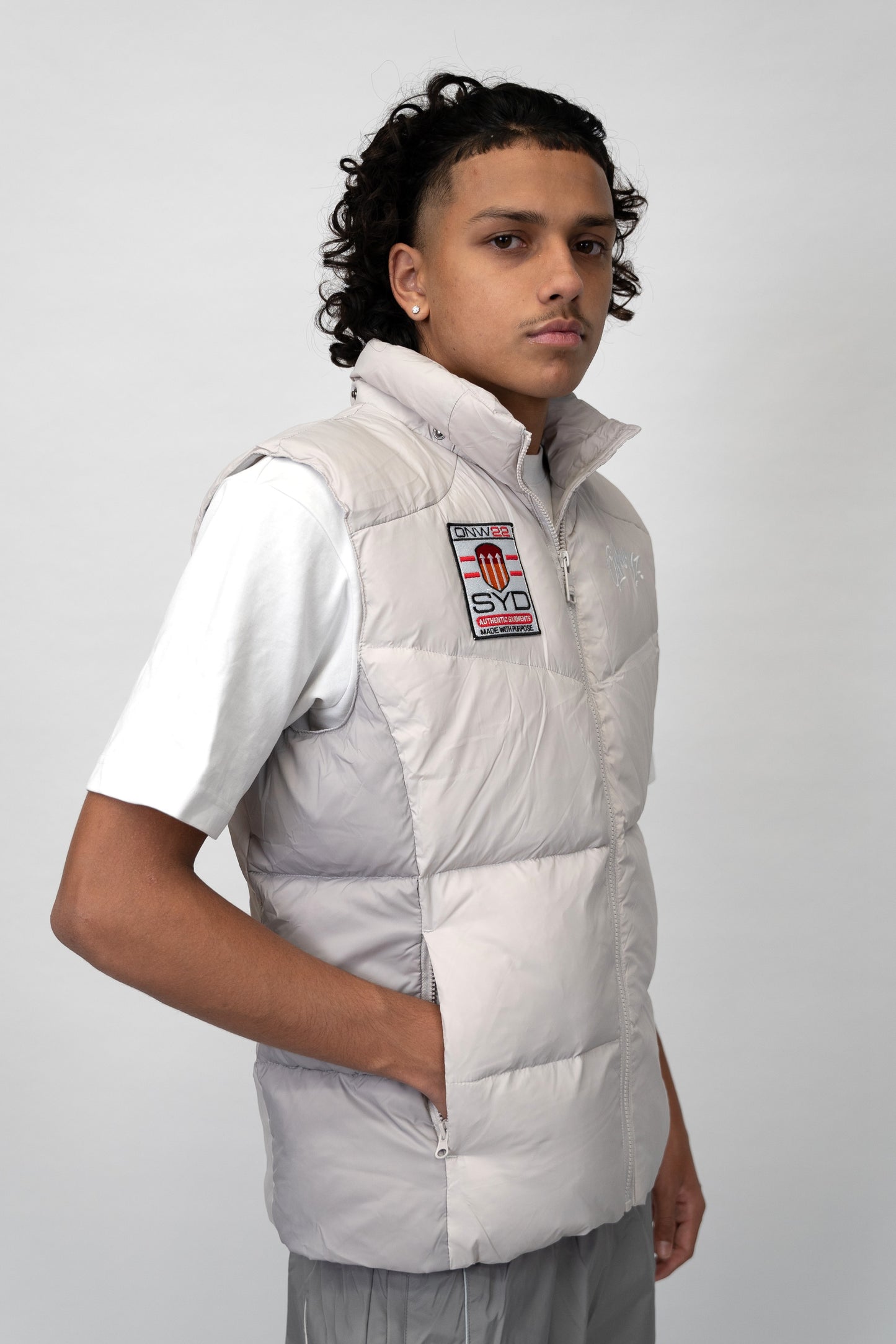 Badge Puffer Vest - Grey