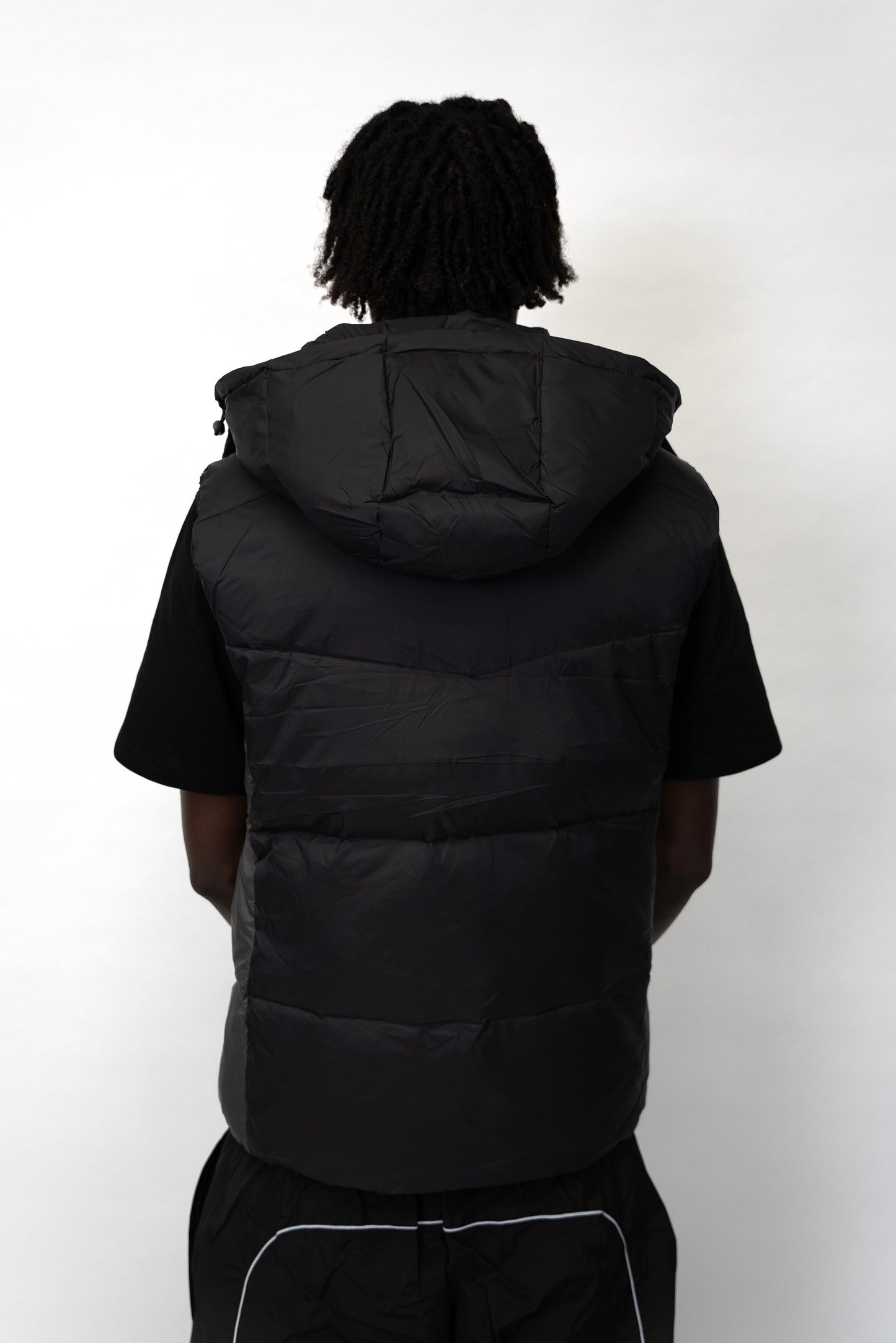 Badge Puffer Vest - Black