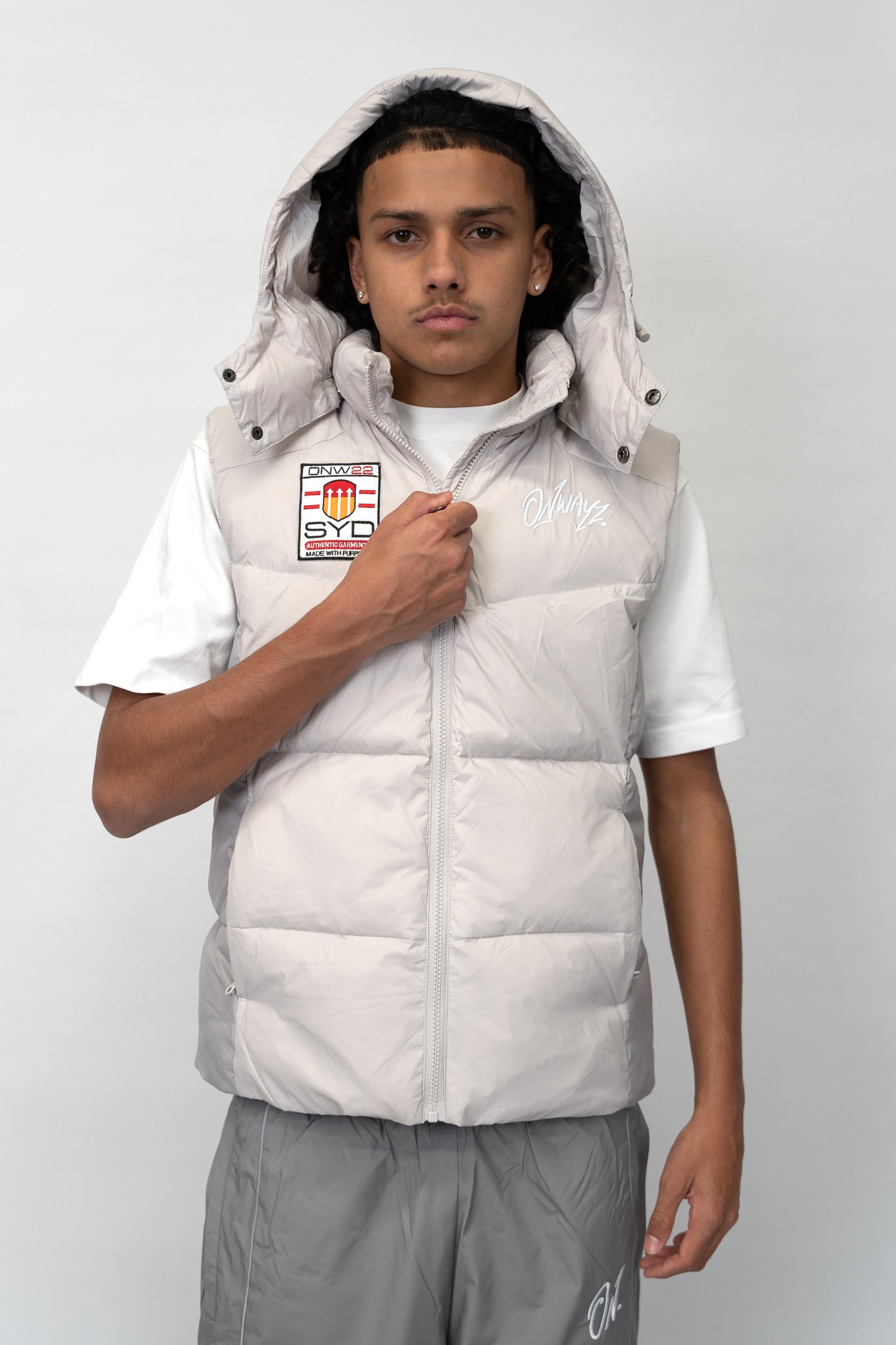 Badge Puffer Vest - Grey