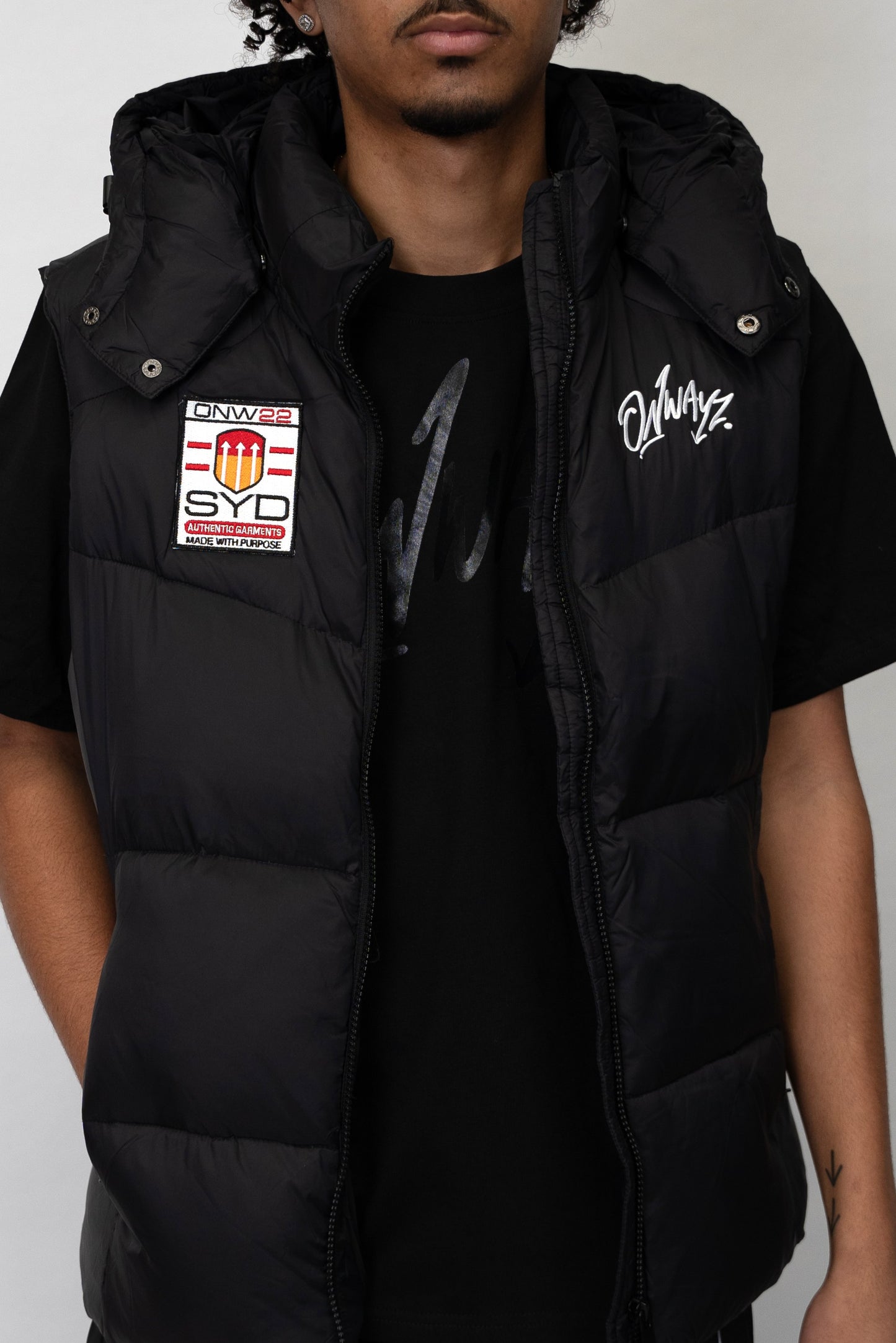 Badge Puffer Vest - Black