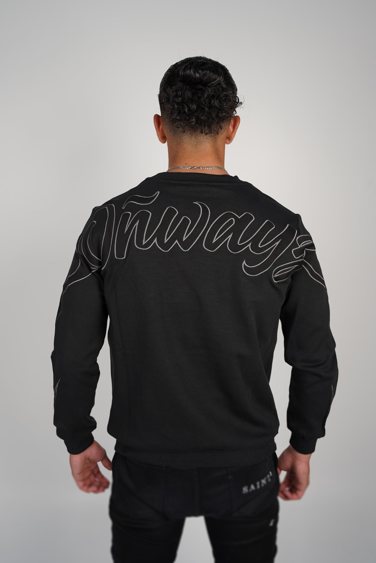 Arrow Script Crewneck - Triple Black