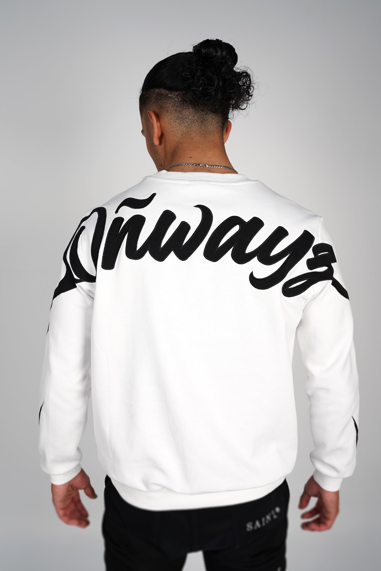 Arrow Script Crewneck - White