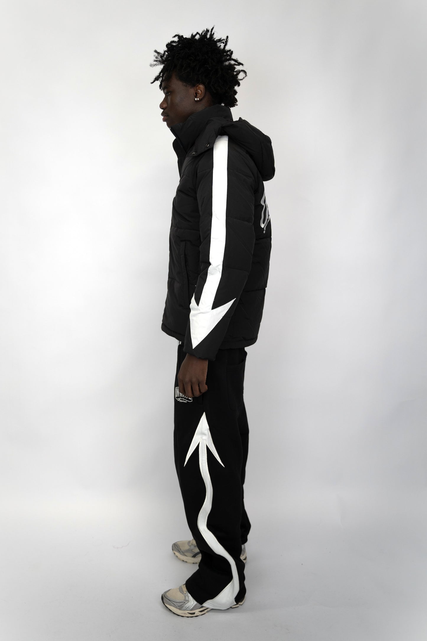 Arrow Puffer Jacket - Black