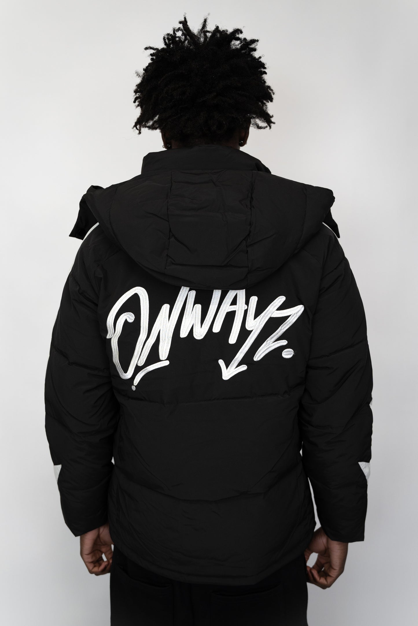 Arrow Puffer Jacket - Black