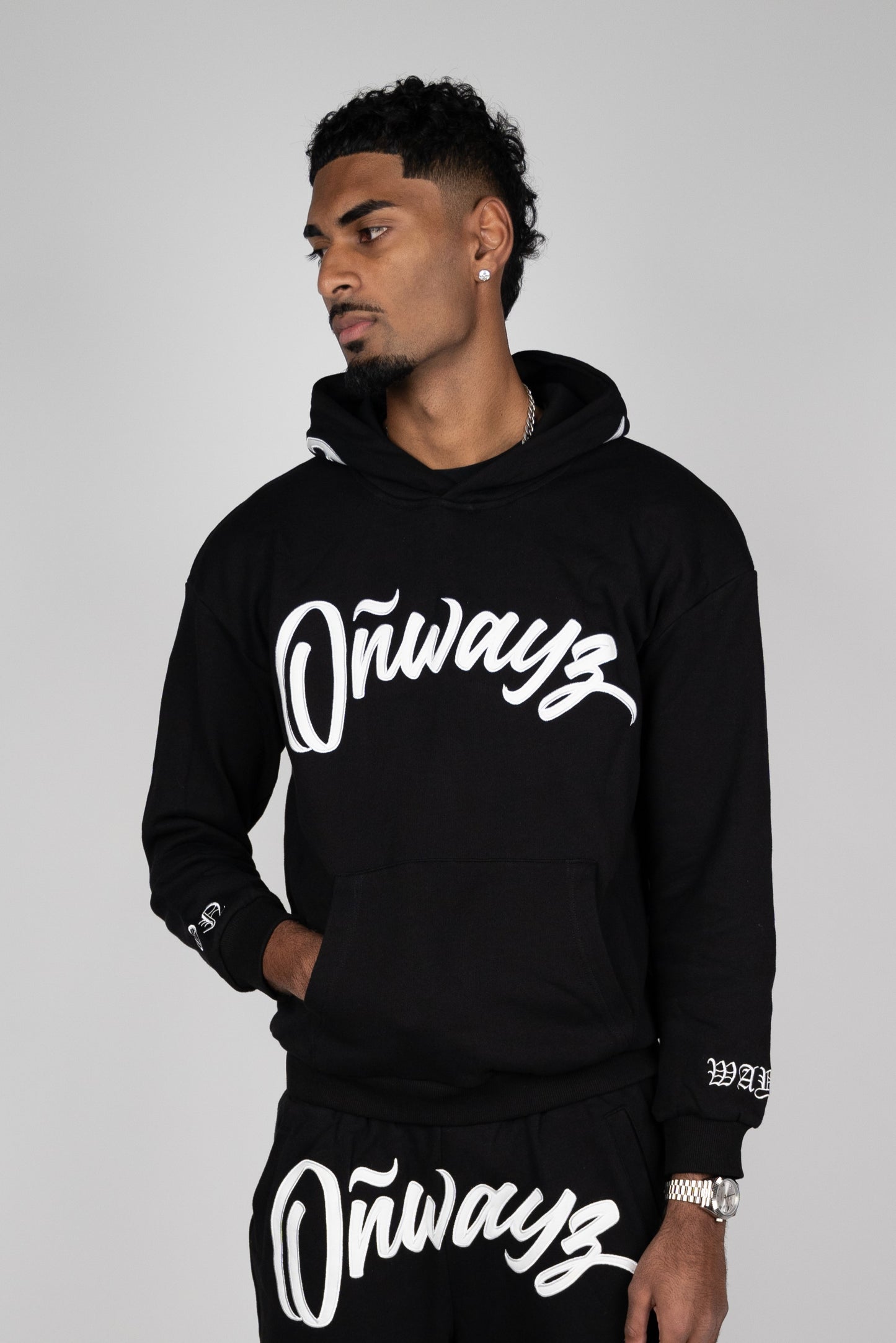 Classic Hoodie 2.0 - Black