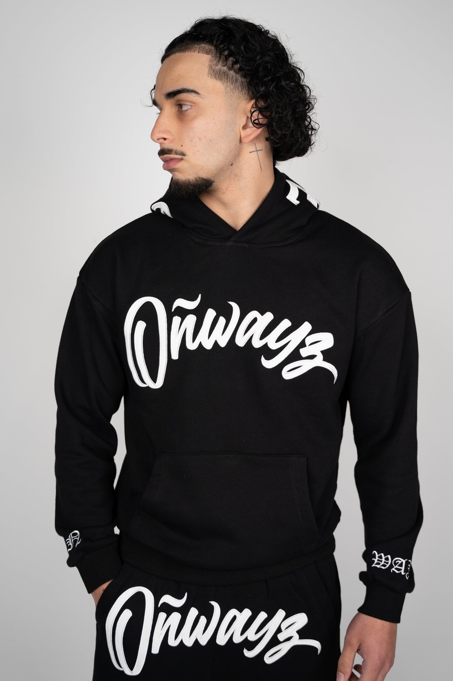 Classic Hoodie 2.0 - Black