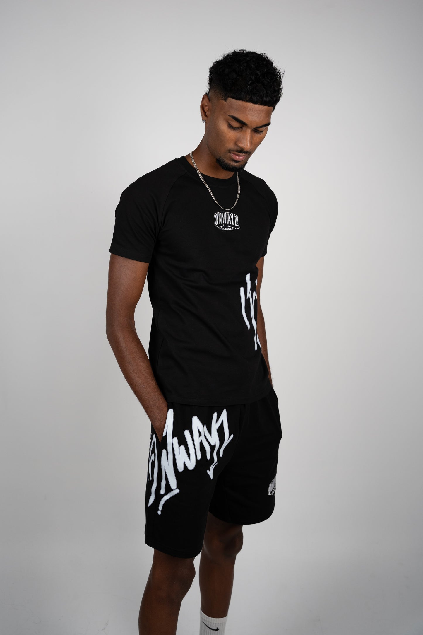 Signature Script Shorts - Black