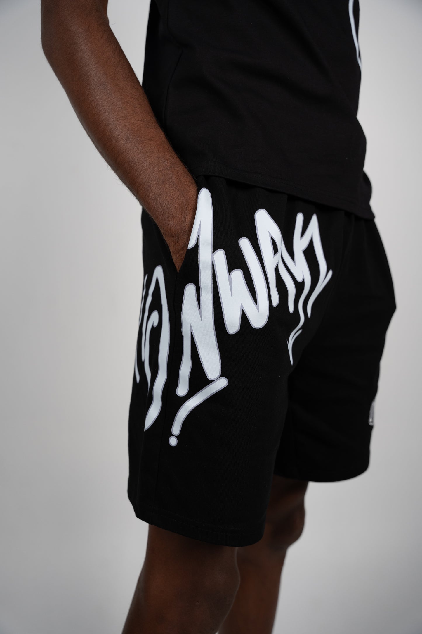 Signature Script Shorts - Black