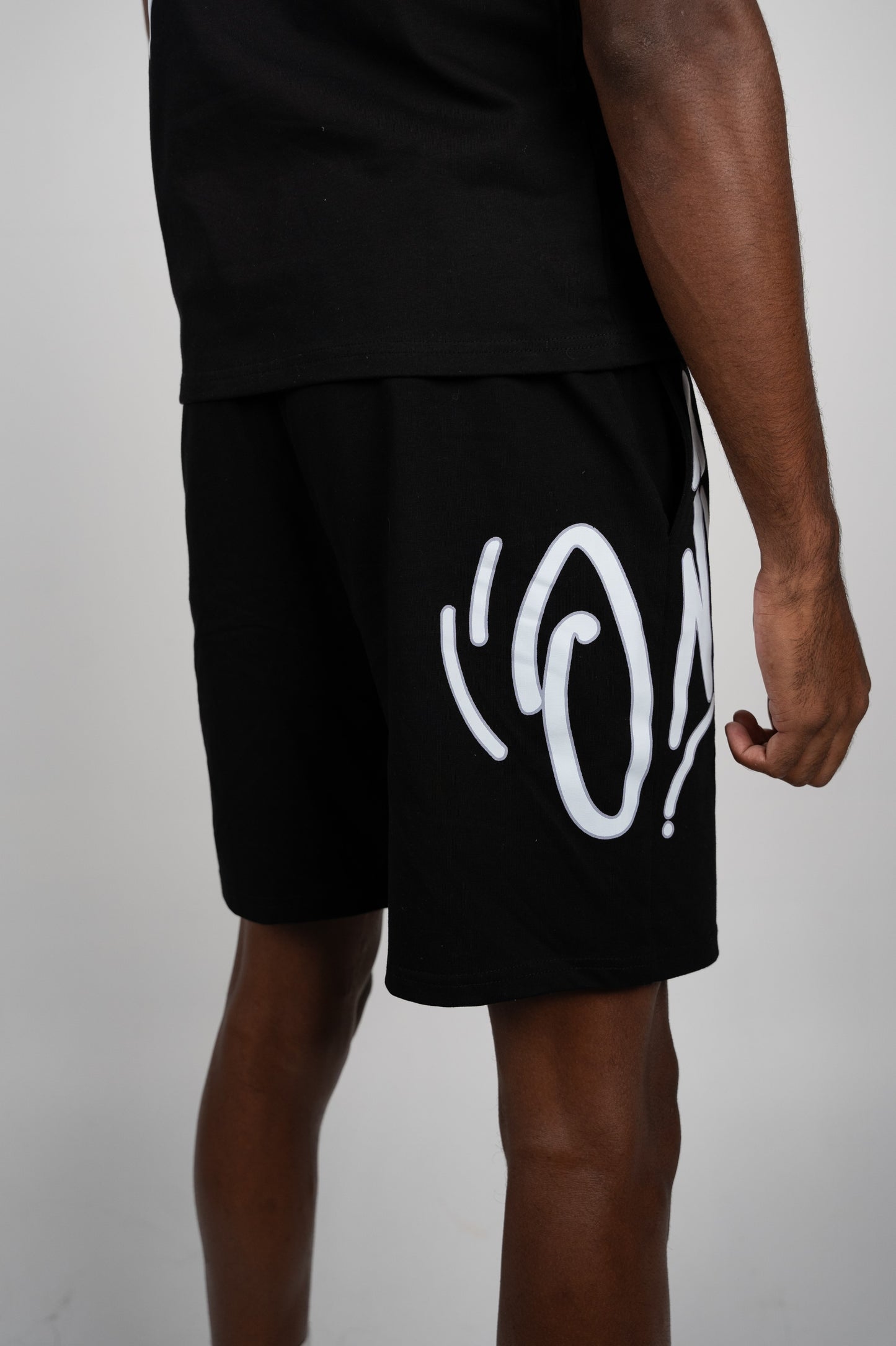 Signature Script Shorts - Black