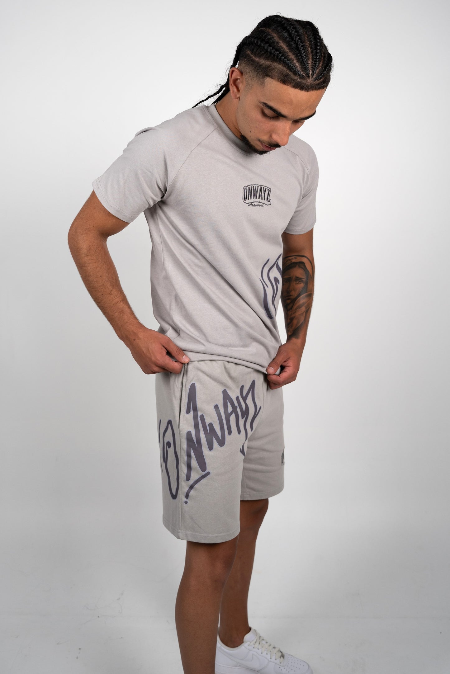 Signature Script Shorts - Grey