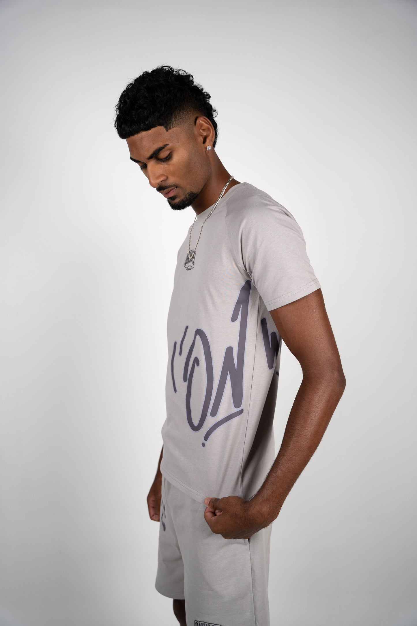 Signature Script T shirt - Grey